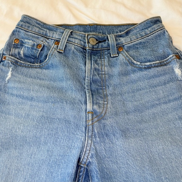 Levi’s 501 Women’s High Rise Distressed Straight Leg Jeans W24 L30 Button Fly - Picture 7 of 12